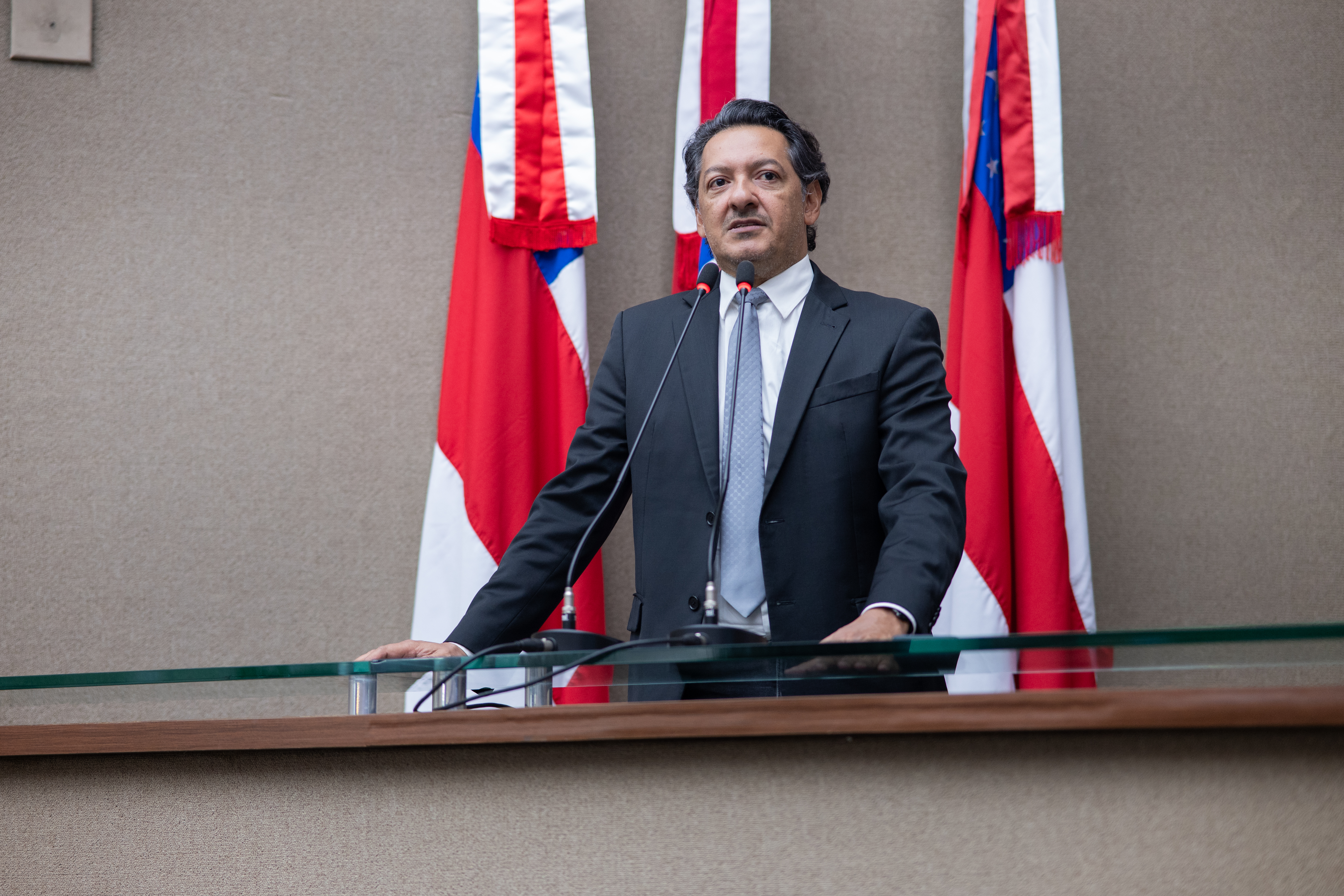 Deputado Felipe Souza em compromisso institucional